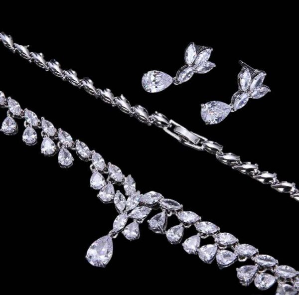 Beautiful Bridal Jewelry Set Necklace and Earrings Set, Shiny Leaf Shape necklace for Bride Cubic Zircon Drop Earring Necklace Jewelry Set