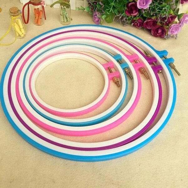 5 PCS Adjustable Plastic Embroidery Hoop Set - Cross Stitch Ring Frames, Durable Sewing Tools for Needlework Projects