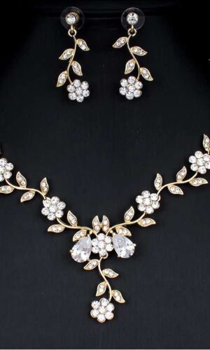 Bridal necklace and earrings| Bridal jewelry set | Wedding necklace set| Leaf style Wedding jewellery for bride