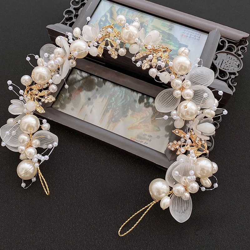 Bridal headband, Flower wedding headpiece, flower hair crown, Boho flower headband, white headband, Pearl Flower Wreath,Garland Head Hoop