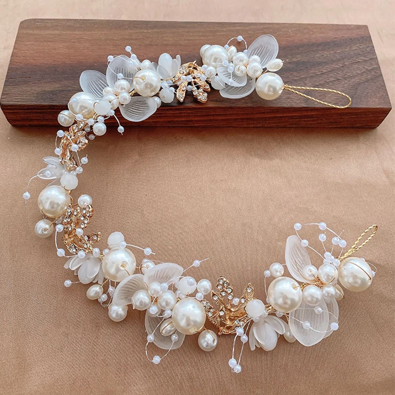 Bridal headband, Flower wedding headpiece, flower hair crown, Boho flower headband, white headband, Pearl Flower Wreath,Garland Head Hoop